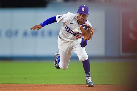 Los Angeles Dodgers at San Diego Padres odds, picks and predictions.